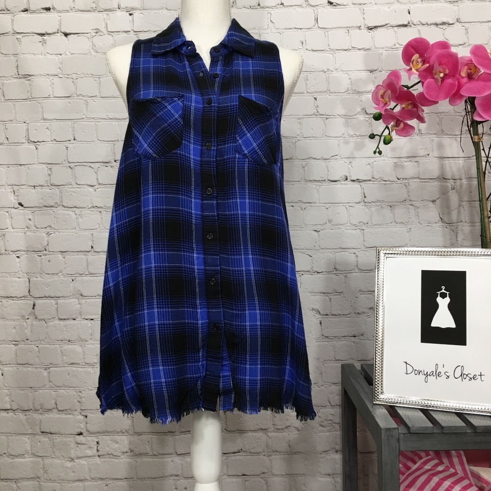 Plaid Sleeveless Button Up Top